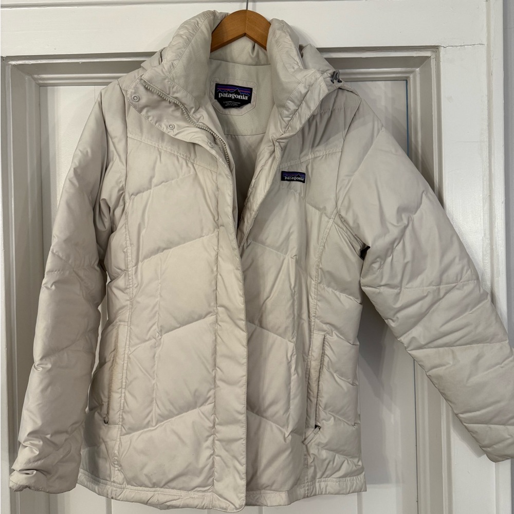 Patagonia White Puffer Jacket with Chevron Stitching